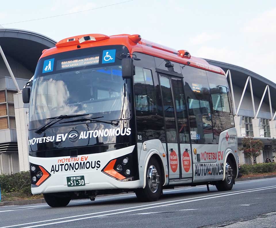 自動運転バス