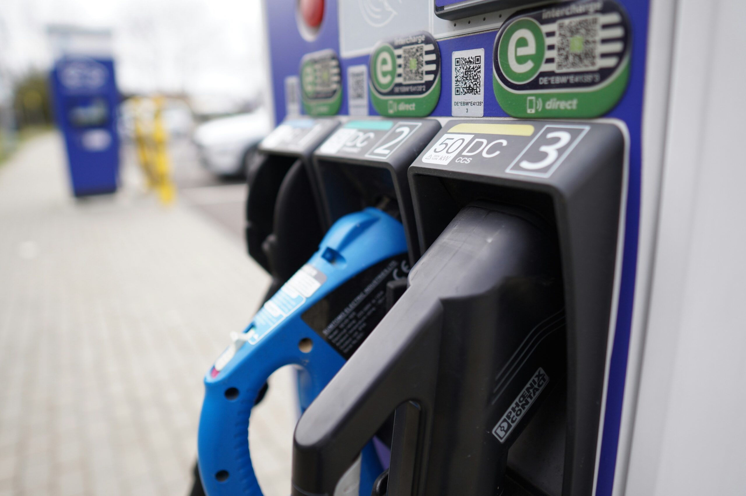 軽の電気自動車（EV）の充電方法は？設備費用やコストを抑えるコツも解説