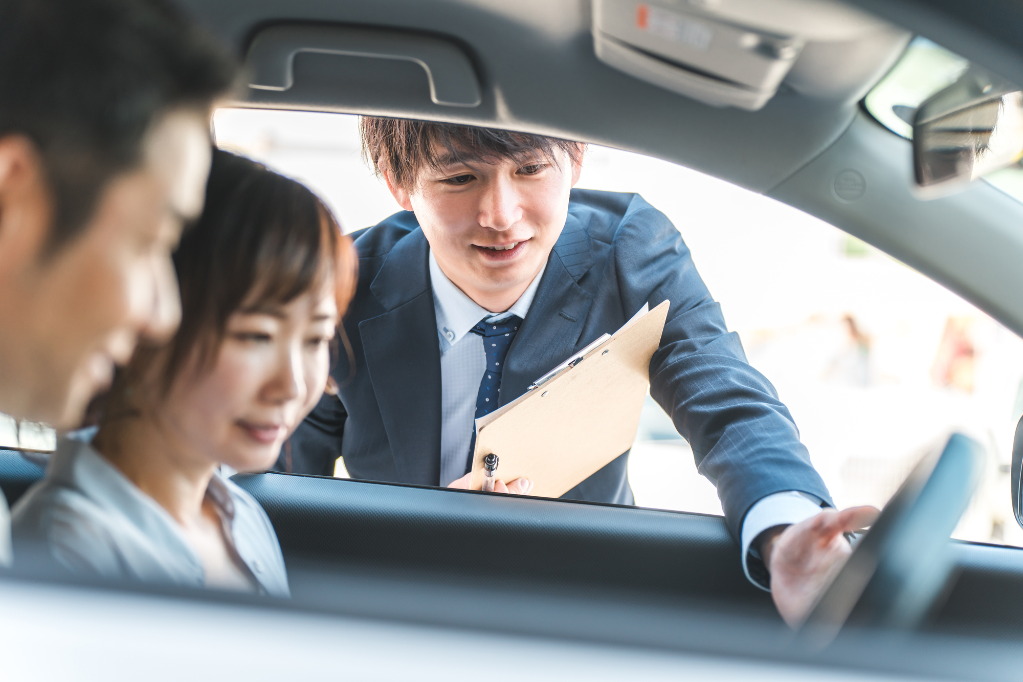 自動車販売店の顧客管理システムの選び方6つの観点｜製品を比べる前に決めておくこと